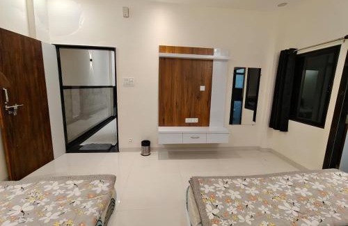 Omkareshwar Hotel | Hotel Narmada Shree