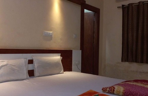 Omkareshwar Hotel | Hotel Natraj