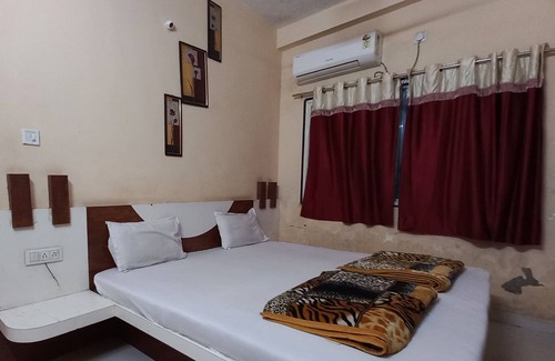 Omkareshwar Hotel | Hotel Natraj