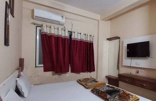 Omkareshwar Hotel | Hotel Natraj