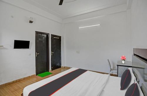 IMT Manesar Hotel | Hotel Naveen Stay
