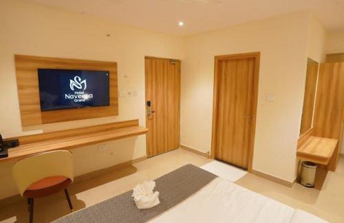 Rayadurg Hotel | Hotel Naveena grand