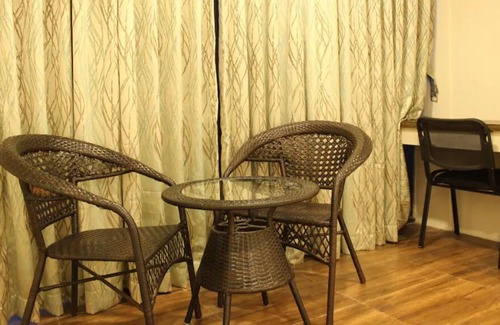 Hiranandani Gardens Apartment | Hotel Near Hiranandani Powai, IIT