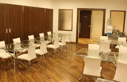 Hiranandani Gardens Apartment | Hotel Near Hiranandani Powai, IIT
