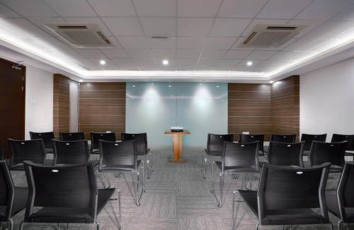 Gubeng Hotel | Hotel Neo Gubeng by ASTON