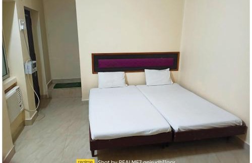 Allahabad Hotel | HOTEL New Ashoka ! Near Maa Sidheshwari Kaali Badi - Prayagraj Rambag Railway Station