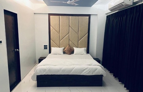 Surat Hotel | Hotel New City Light