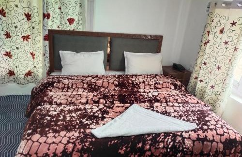 Laripora Hotel | Hotel New Sangam Pahalgam