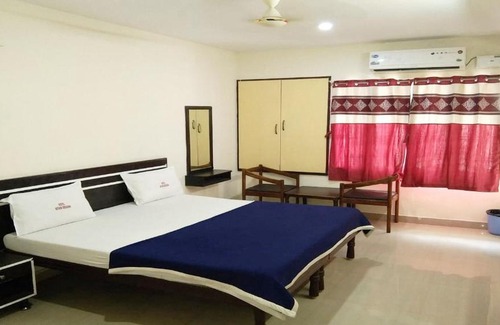 Tirupati Hotel | Hotel Nithin Krishna Tirupati, Opp Vishnu Nivasam, Walkable distance from tirupati railway station