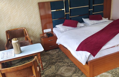 Pahalgam Hotel | Hotel Noor Mahal