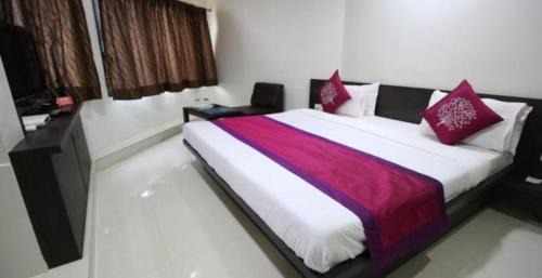 Rajkot Hotel | Hotel Nova Cross Road