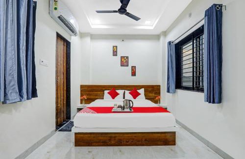 Rau Hotel | Hotel O Aashirwad