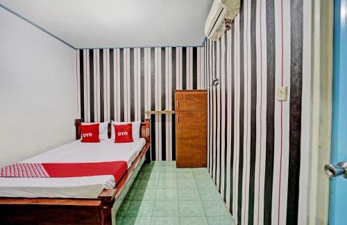 Kalipuro Hotel | Hotel O Ana Homestay