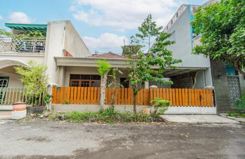 Jember Hotel | Hotel O Anasya Homestay