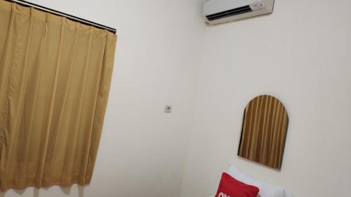 Surabaya Hotel | Hotel O C16 Siwalankerto Syariah