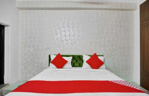 Sector 27 Hotel | Hotel O Crown