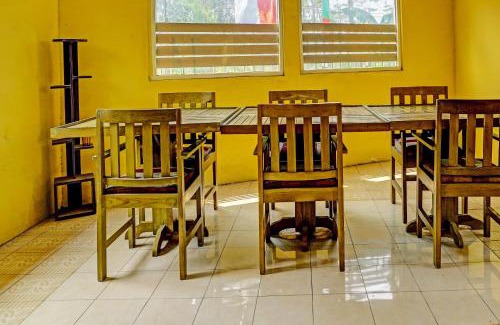 Dinoyo Hotel | Hotel O Family Blitar