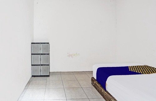 Mojokerto Hotel | Hotel O Fun Guesthouse Syariah