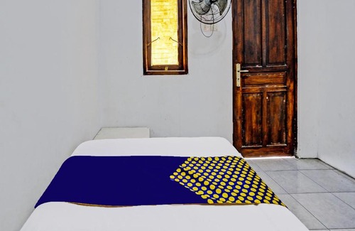Mojokerto Hotel | Hotel O Fun Guesthouse Syariah