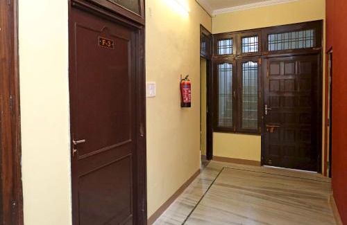Indira Nagar Hotel | Hotel O Greenview Near Munshi Pulia Metro Station