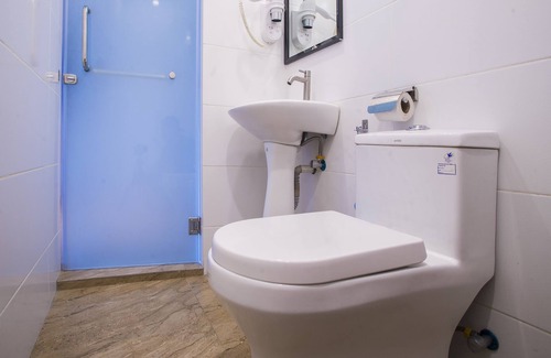 The Strand Hotel | Hotel O Gs Hotels Near Strand Mall