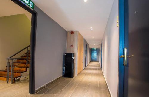 The Strand Hotel | Hotel O Gs Hotels Near Strand Mall
