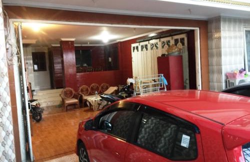 Waru Hotel | Hotel O Guest House Bu Iin Syariah