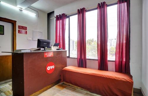 Vyttila Hotel | Hotel O Highway Inn