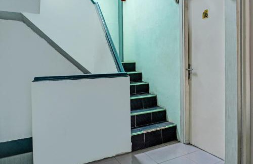 Karawang Hotel | Hotel O Home Stay Elis Cateliya Syariah