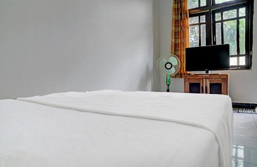 Pelabuhan Ratu Hotel | Hotel O Home Stay Syariah Aom Kusman