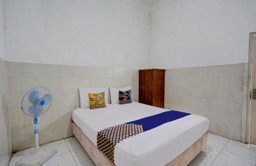 Gresik Hotel | Hotel O Homestay Kedamean