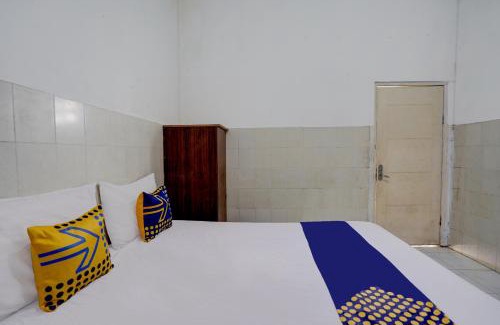 Gresik Hotel | Hotel O Homestay Kedamean