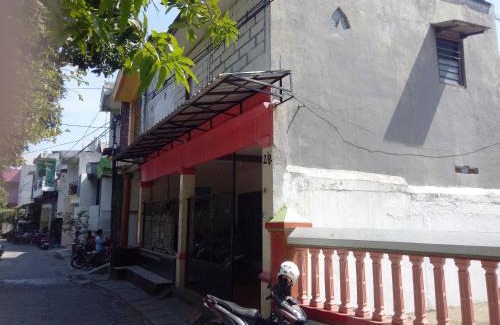 Surabaya Hotel | Hotel O Homestay Rungkut Syariah