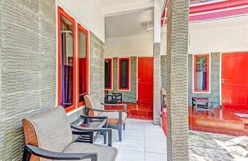 Surabaya Hotel | Hotel O Kalimantan Surabaya Syariah