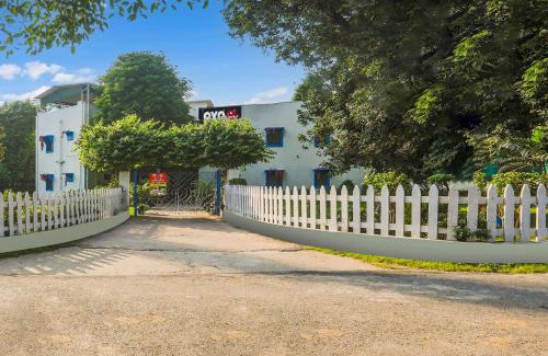 Chandauli Hotel | Hotel O Myconos Villa