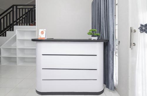 Mertoyudan Hotel | Hotel O Nareswari Guest House Syariah