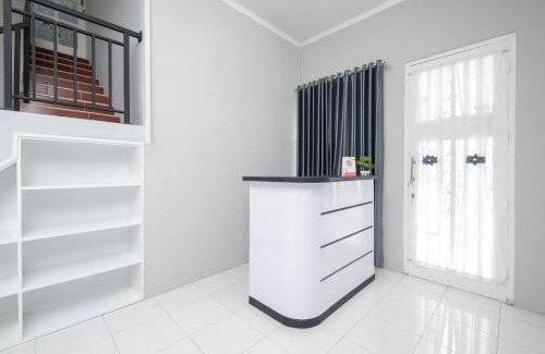 Mertoyudan Hotel | Hotel O Nareswari Guest House Syariah