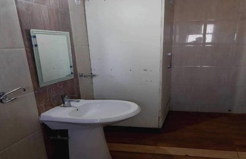 IMT Manesar Hotel | Hotel O Naveen Residancy