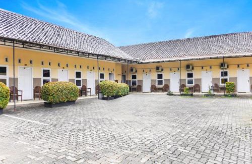 Pekalongan Hotel | Hotel O Pekalongan Near Pasar Batik Setono Formerly Hotel Puspa Indah