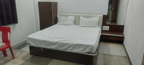 Vadgaon Budruk Hotel | Hotel O Prarambh inn