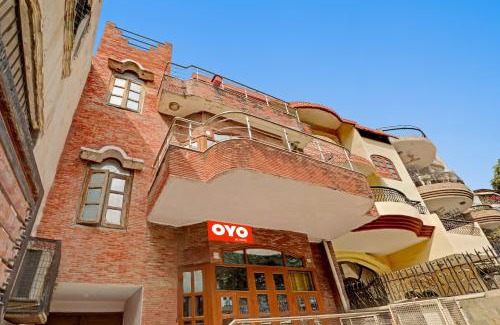 New Delhi Hotel | Hotel O Premium Stay Near Dlf Avenue Saket