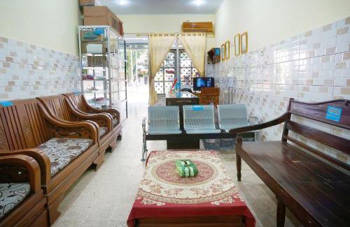 Lumajang Hotel | Hotel O Putih Mulia Homestay Syariah