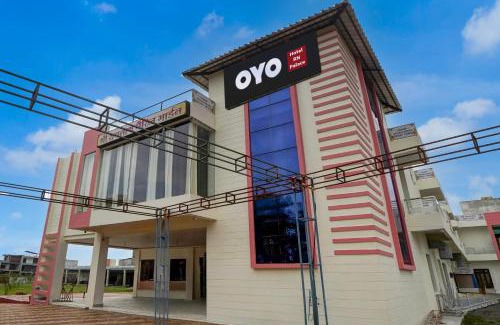 Jhansi Hotel | Hotel O R N Palace