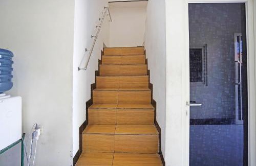 Gubeng Hotel | Hotel O Ruby Homestay Syariah