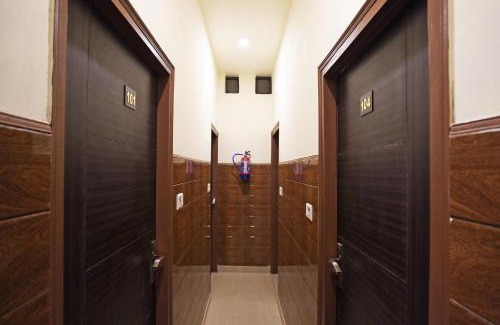 Azadpur Hotel | Hotel O Sai palace