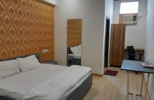 Meerut Hotel | Hotel O Shubkamna