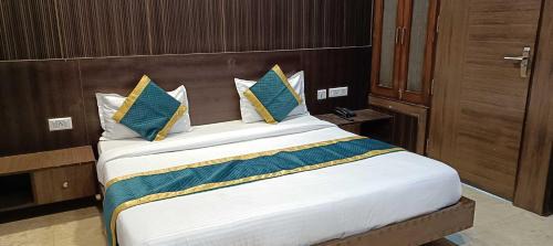 Hansi Hotel | Hotel O Sky Inn