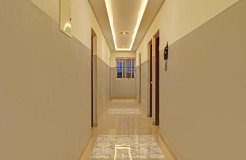 Krishnarajapura Hotel | Hotel O Sri Sapthagiri Comforts