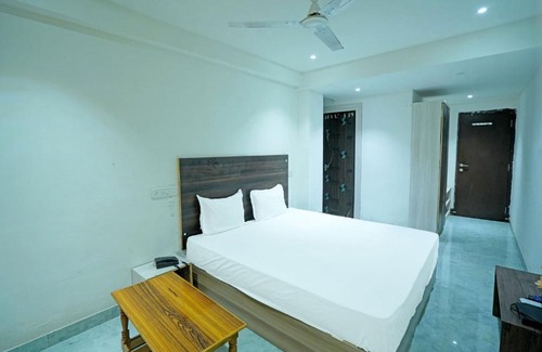 Raipur Hotel | Hotel O SS Palace