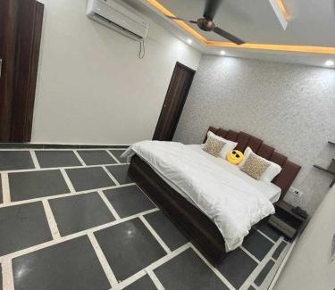 Ballabgarh Hotel | Hotel O Yaduvanshi